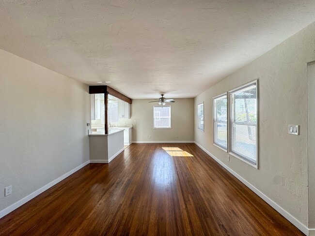 Photo - El Cerrito 3Bed/2Ba Private Yard, off-street parking Just renovated