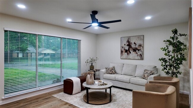 Photo - 11343 Lippitt Ave
