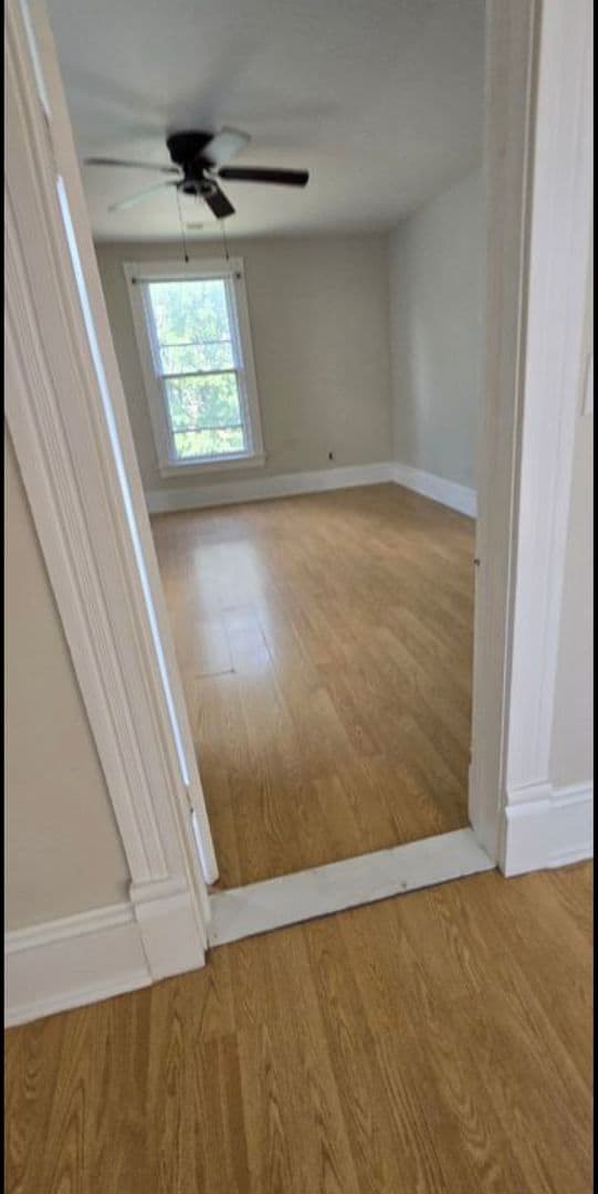 Photo - 3 Bedroom || 1 Bathroom Upstairs Duplex Unit Unidad B