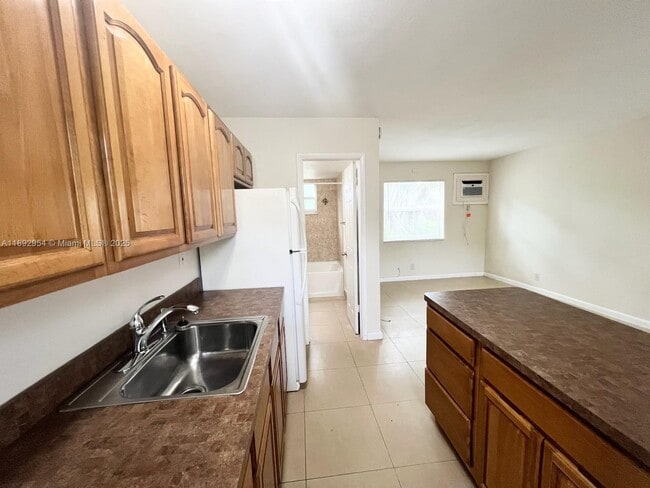 Photo - 116 NE 9th St Unidad 3