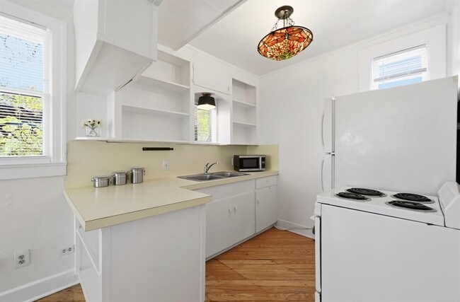 Photo - 1403 Windsor Rd