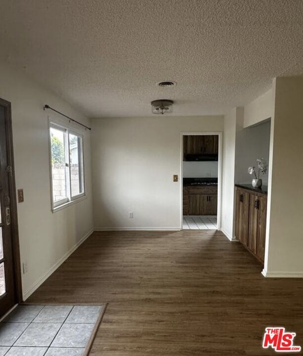 Photo - 23907 Friar St