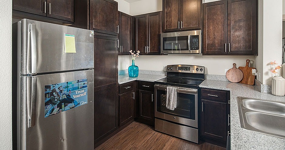 Model-Kitchen-01-13th-and-Olive-Eugene-OR - 13th & Olive Apartments