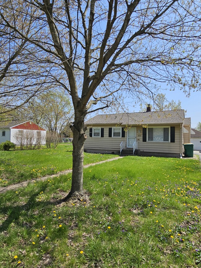 Photo - 1217 W 63rd Ave House