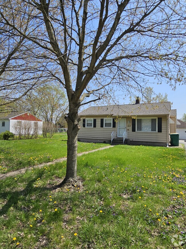 Building Photo - 1217 W 63rd Ave Rental