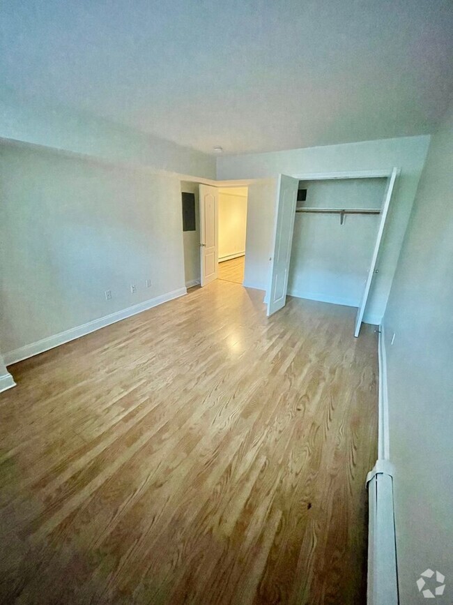 Building Photo - Avl now! Huge 3BR in Packard's Corner, hea... Rental
