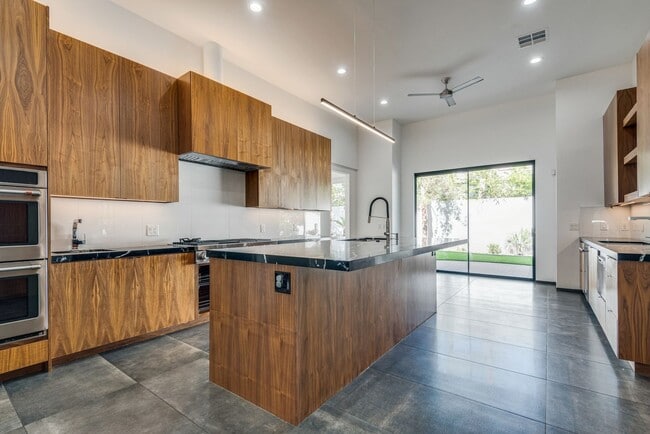 Photo - Luxury Summerlin Living in Gated Canyon Cr...