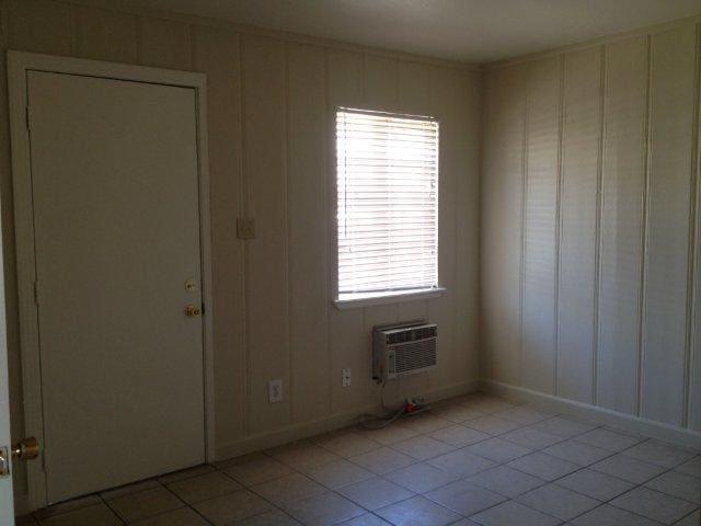 Photo - One Bedroom Unit In 4 Plex Ready To Go!!!