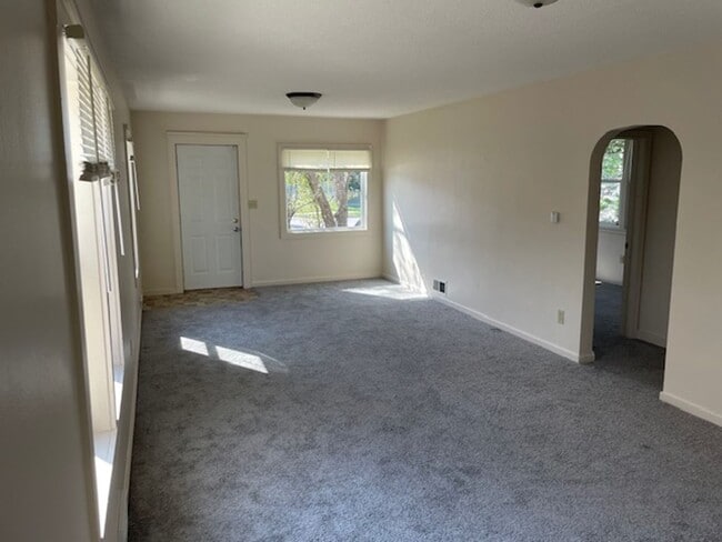Photo - Spacious 4 bedroom house