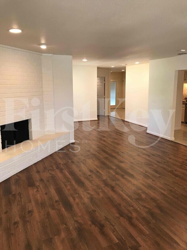 Photo - 1217 Meadow Creek Dr