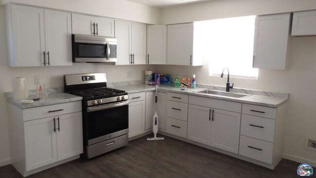 Photo - 1167 N 18th St
