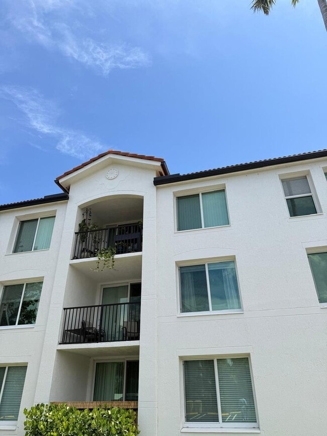 317 Villa Cir Unit 317