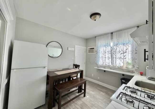 152 Little St Unit 1