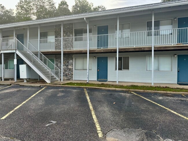 Building Photo - 201 E College Blvd Unit 7