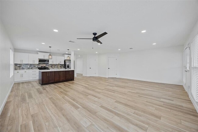 Photo - 602 Firethorn Ln