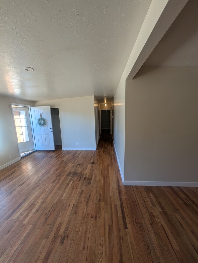 Photo - 183 W 1425 N