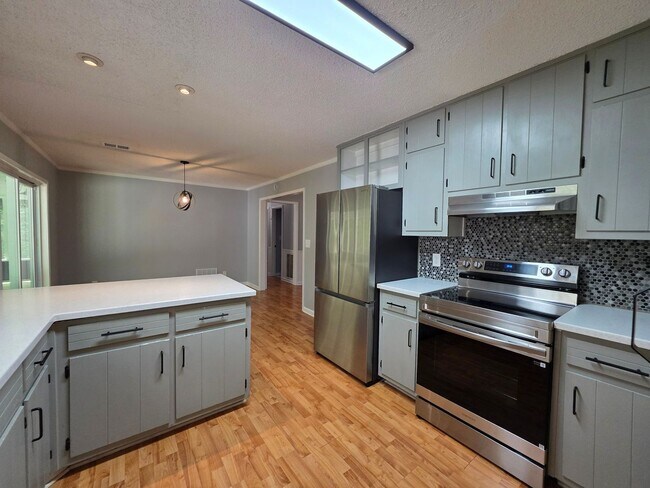 Photo - 102 Park Pl Dr