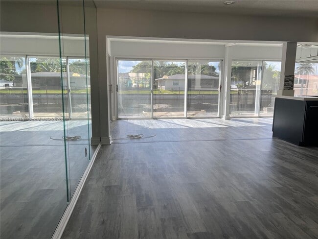 Photo - 5909 NW 67th Ave