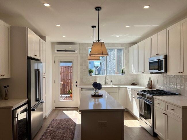 Photo - 285 W 5th St Apartments Unit 2