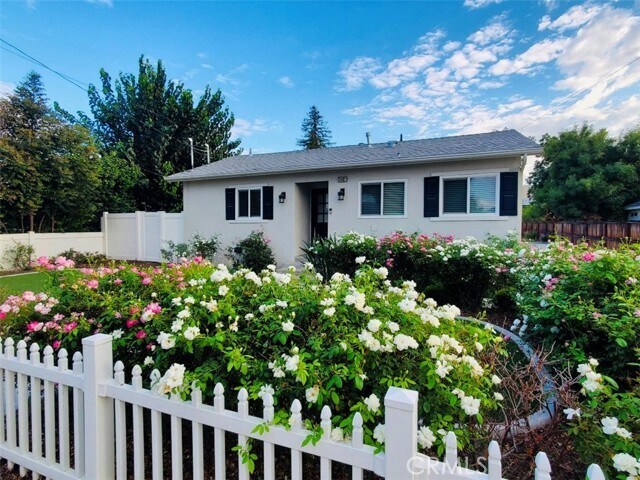 Photo - 25461 Cole St