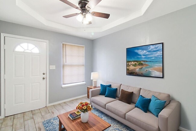 Photo - 422 Bahia St