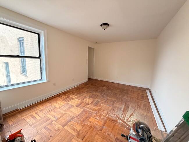 Photo - 1649 Edison Ave Unidad 5E