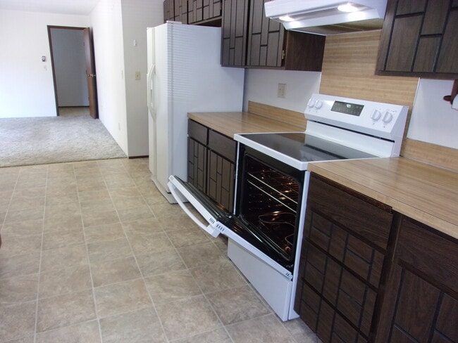 Photo - 1420 W 10th St