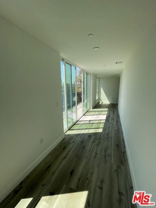 Photo - 4806 Sylmar Ave