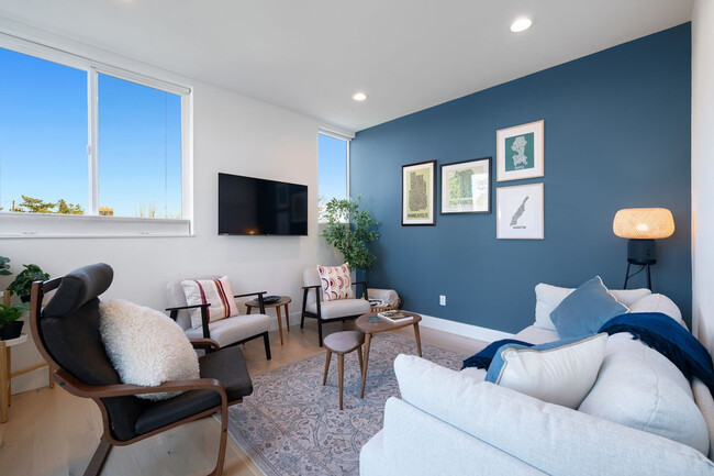 Photo - 4510 1st Ave NE Unit SI FL3-ID1054656P