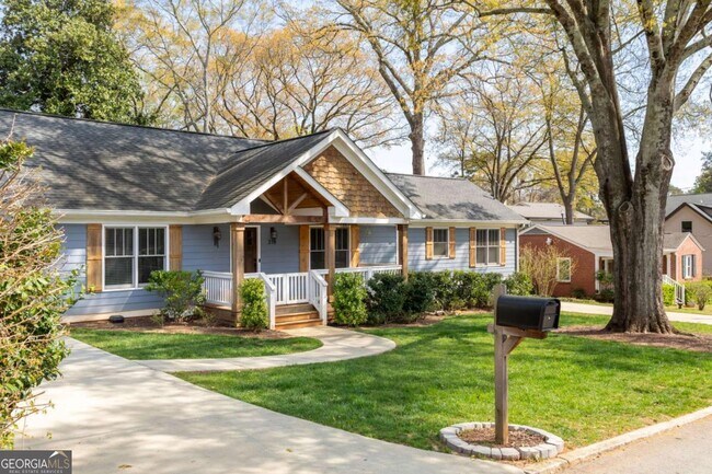 Photo - 318 Ashburton Ave SE