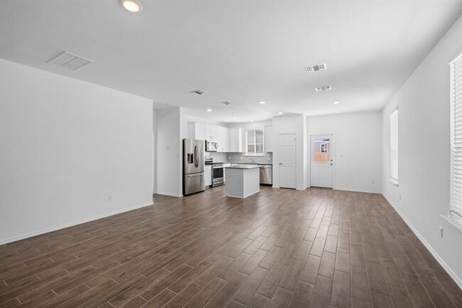 Photo - 1605 Holly Lk Dr