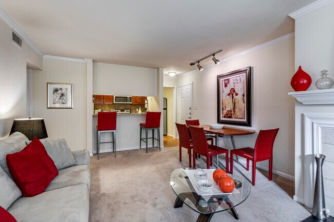 2BR, 2BA - 925SF - The Courts at Fair Oaks