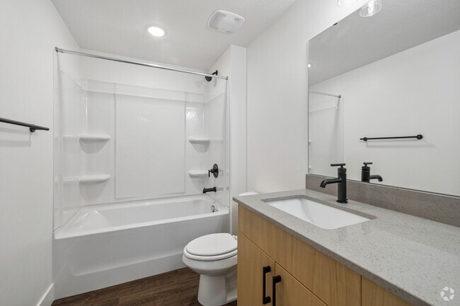 1BR, 1BA - 737SF - Bathroom