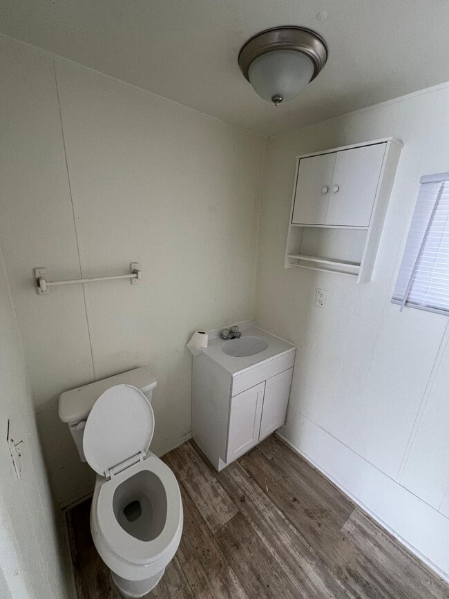 Photo - Renovated 3-Bed, 2-Bath Mobile Home Unit 34 Maple Lake Cove