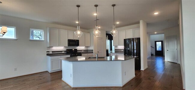 Photo - 201 Water Grass Trl