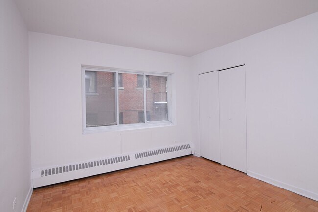 Photo - 2400 Av. Van Horne Unit 211