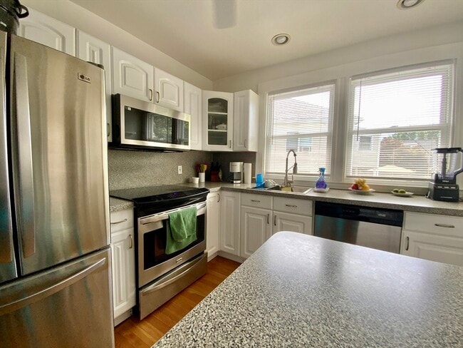 Building Photo - 30-32 Moulton Rd Unit 32