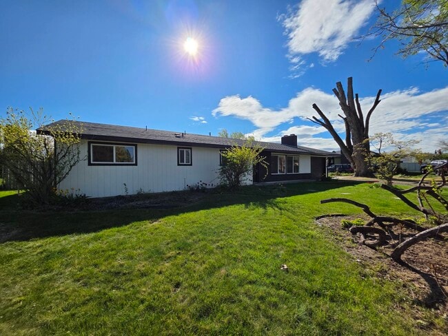 Photo - 1601 S Yelm St