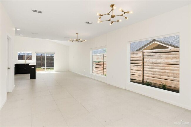Photo - 24 N 28th St