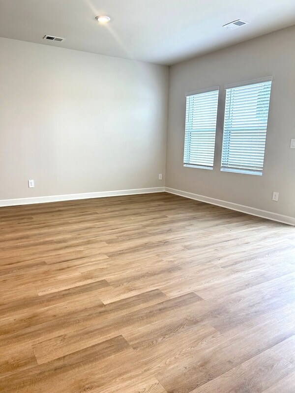 Photo - 105 Pleasure Ln