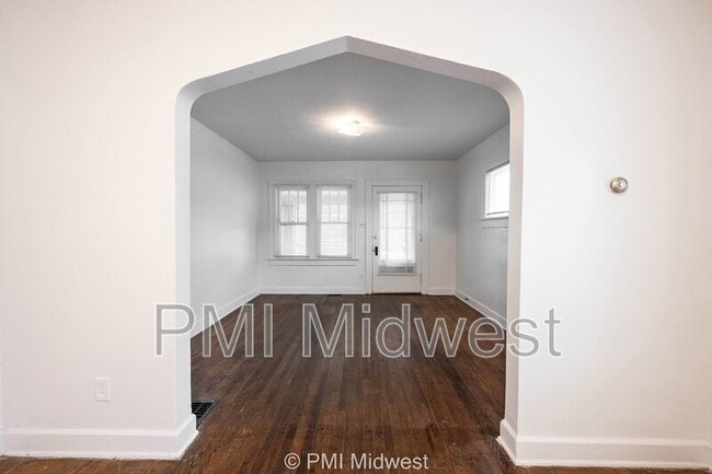 Photo - 1429 N Gladstone Ave