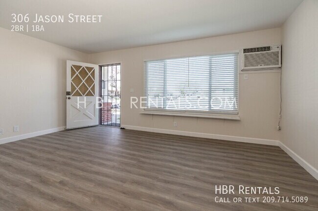 Photo - 306 Jason St