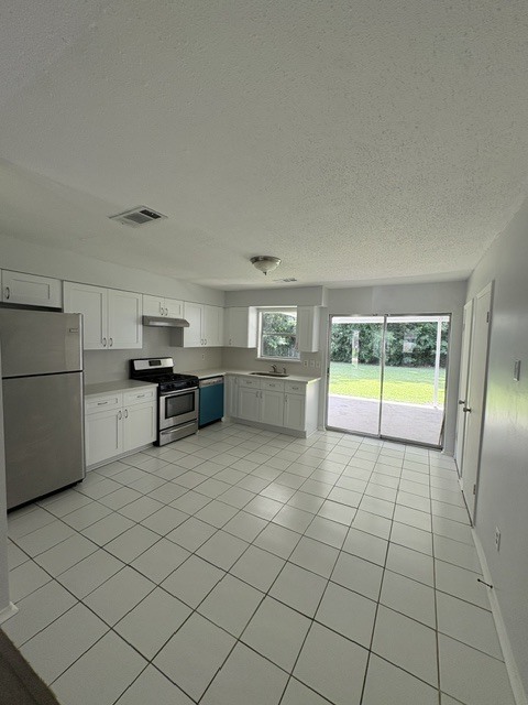 Kitchen - 157 Northwood Dr