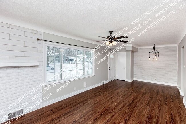 Photo - 3109 Holcomb Ave