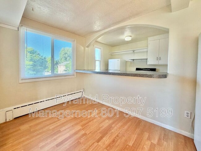Photo - 190 S 300 W St