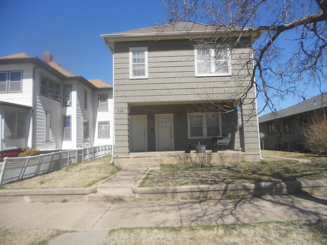 Photo - 226 E 5th Ave