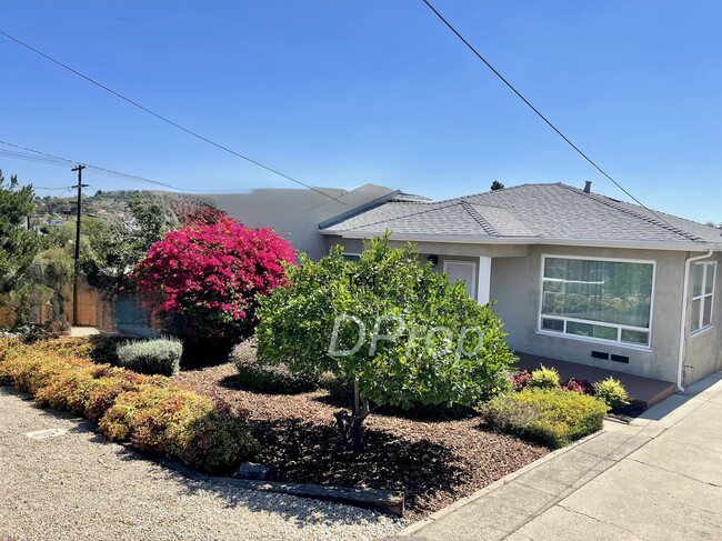 Photo - 3281 Vista Avenue