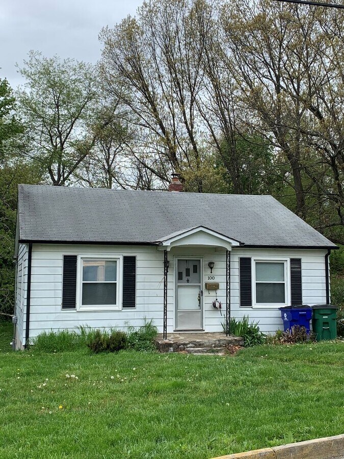 Photo - 100 Evans St