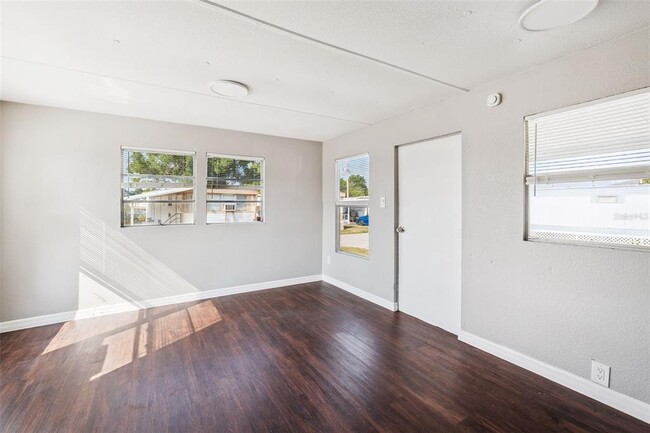Photo - 2854 Lake Alfred Rd