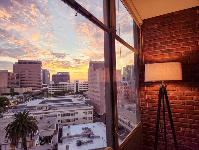 Photo - 100 Atlantic Ave Unidad 803 Rental